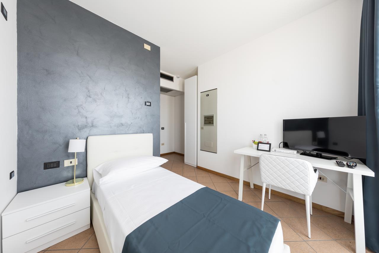 Lake Como Golf Hotel Figino Serenza Bagian luar foto