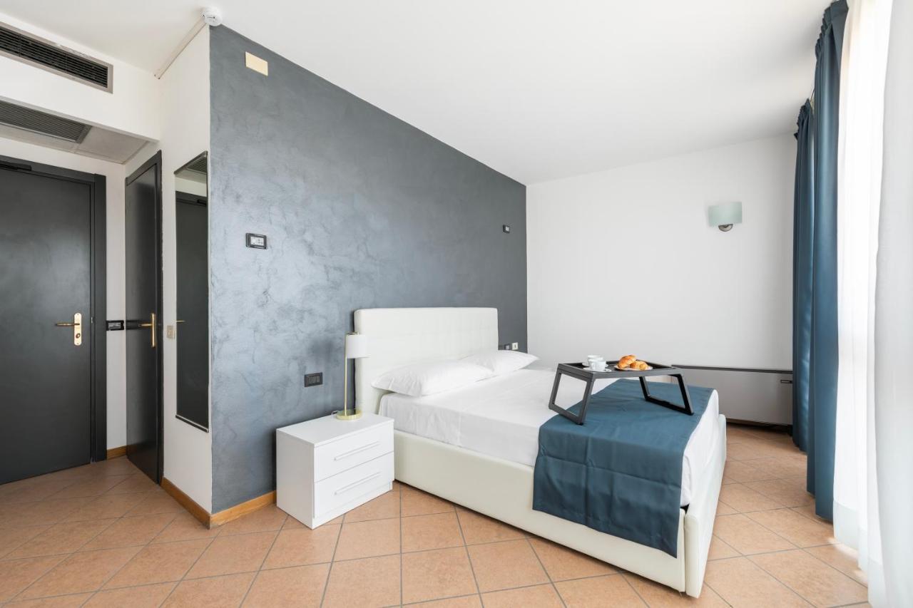 Lake Como Golf Hotel Figino Serenza Bagian luar foto